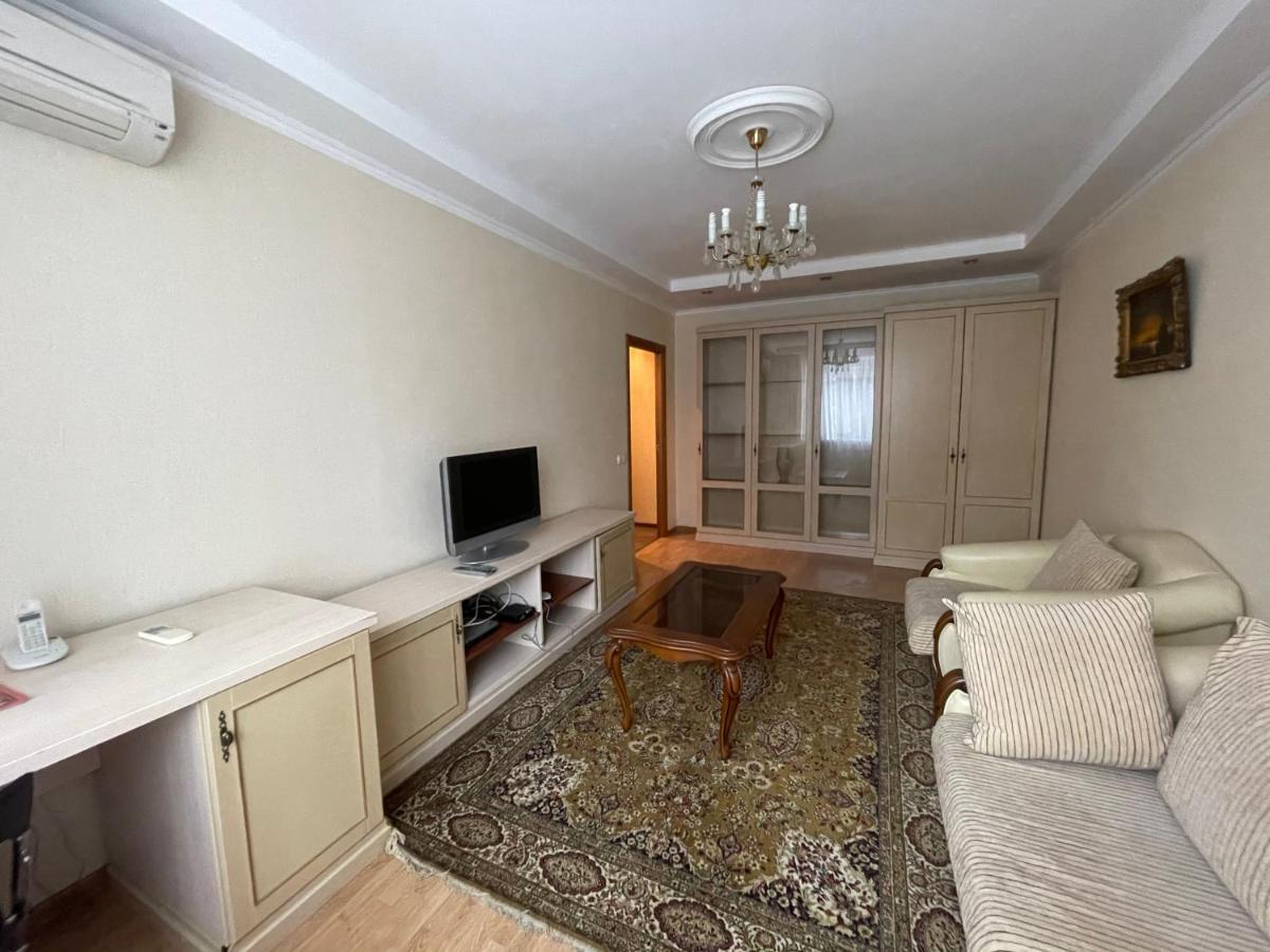 Apartment Mala Zhytomyrska 10 เคียฟ ภายนอก รูปภาพ