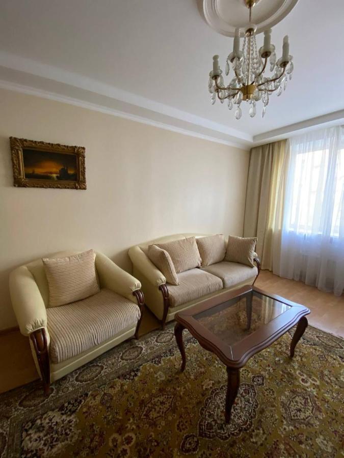 Apartment Mala Zhytomyrska 10 เคียฟ ภายนอก รูปภาพ
